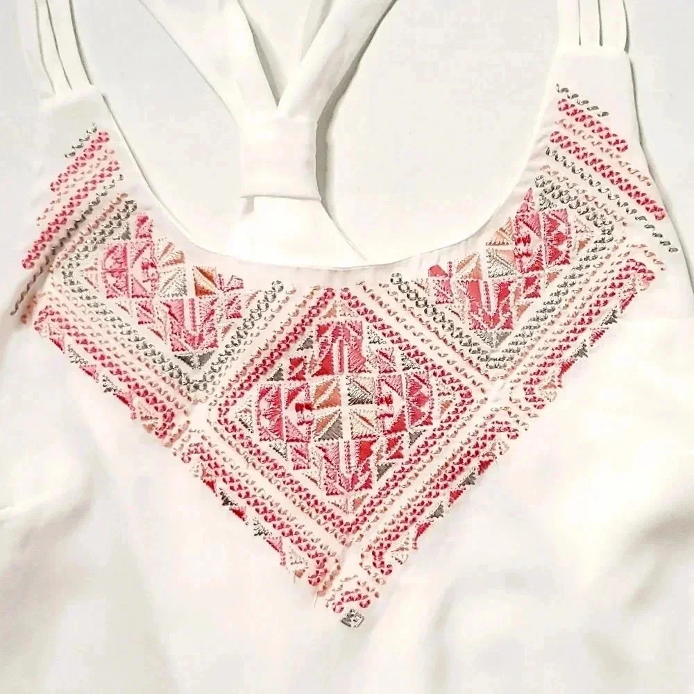 Maurices White Embroided Halter Sleeveless Blouse Crepe Cliffon sz Small - Picture 6 of 6